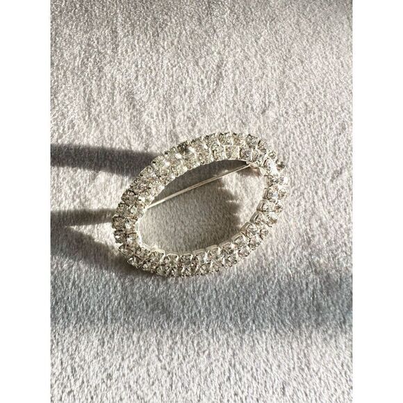Sparkly double layer Rhinestone oval brooch ￼ - Picture 1 of 3